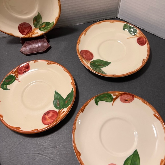 6 Franciscan ware apple pattern vintage saucers - Picture 3 of 6